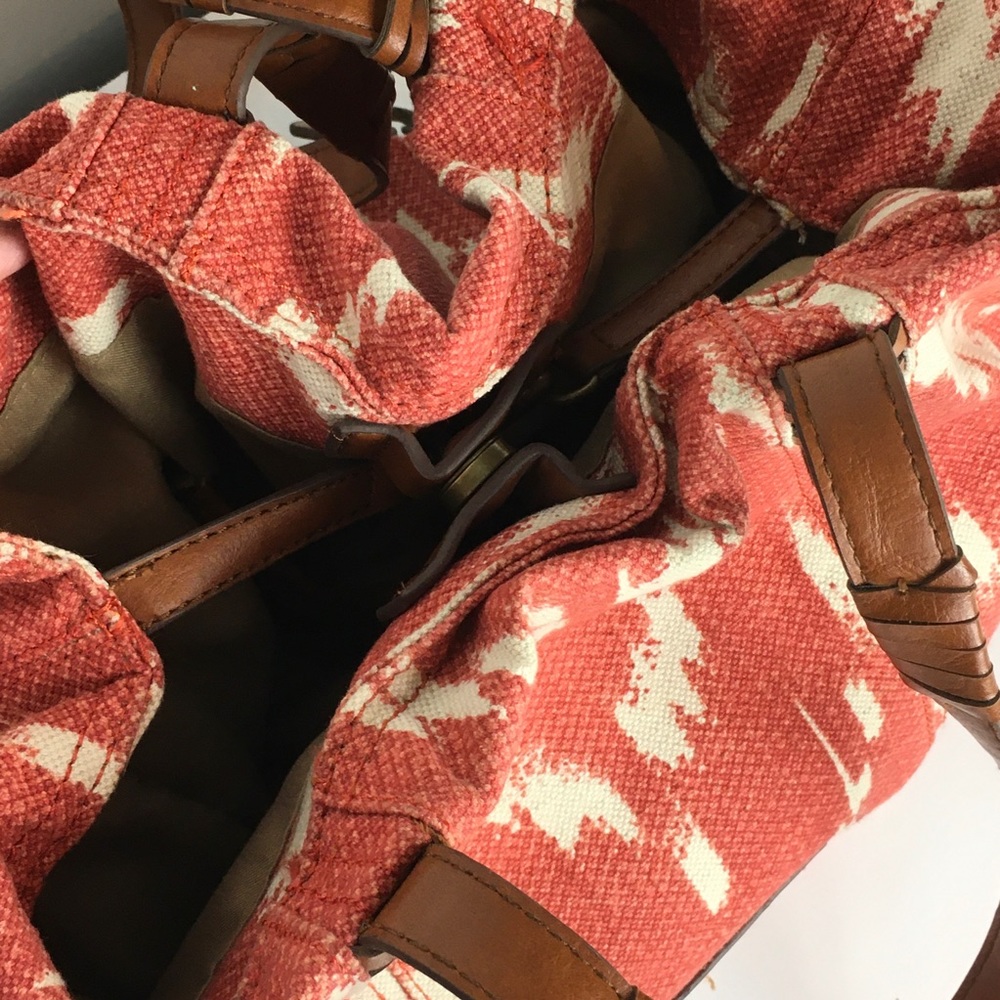 Lucky Brand Red and Cream Shoulder Bag - Picture 10 of 16